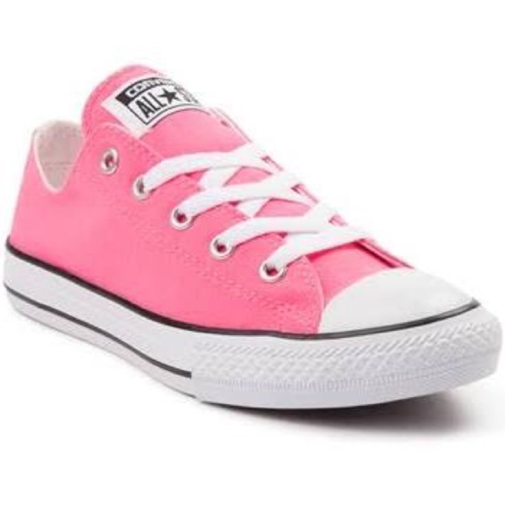 Women’s pink converse